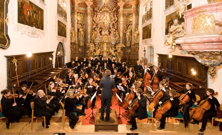 Das SinfonieOrchester Steyr wird dirigiert von Wolfgang Nusko. Foto: Rußkäfer