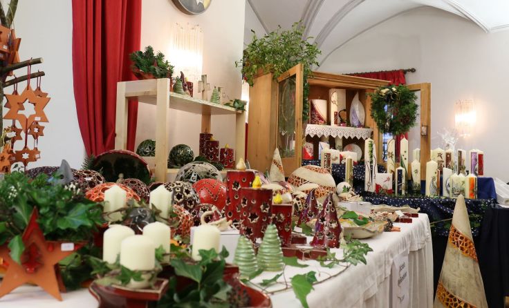 Vorweihnachtliches Flair und kunsthandwerkliche Geschenkideen in Weyer Foto: Stefan Schönberger