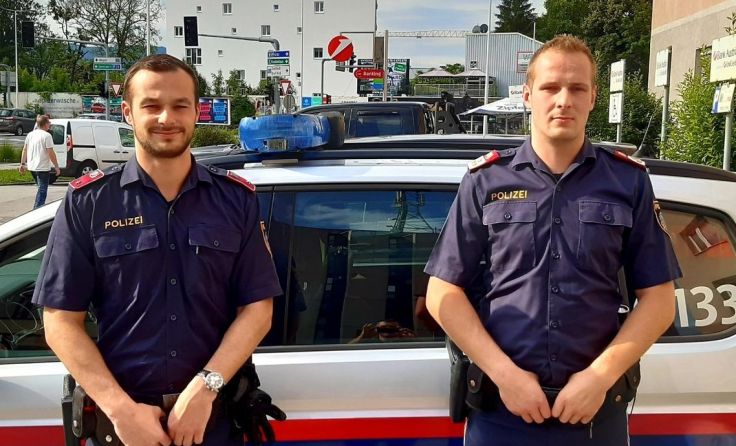 Die beiden Lebensretter der Steyrer Polizei Foto: LPD