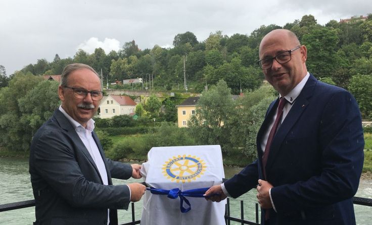 Bürgermeister Gerald Hackl (li.) und Rotary-Präsident Christian Moser Foto: Pötzl