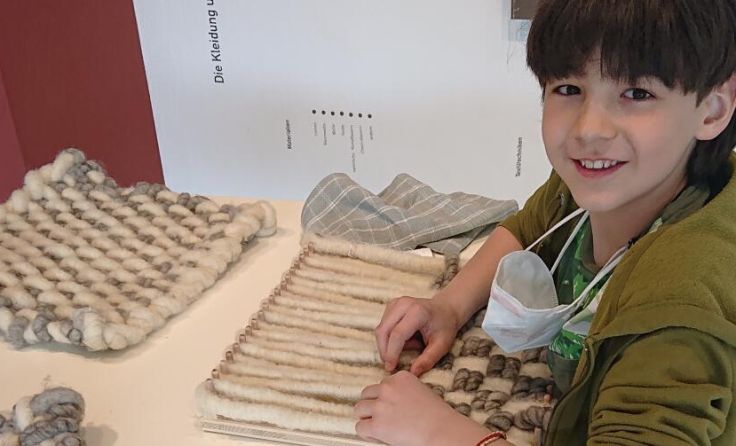 Dem Werber-Handwerk über die Schulter schauen (Foto: Textiles Zentrum Haslach)