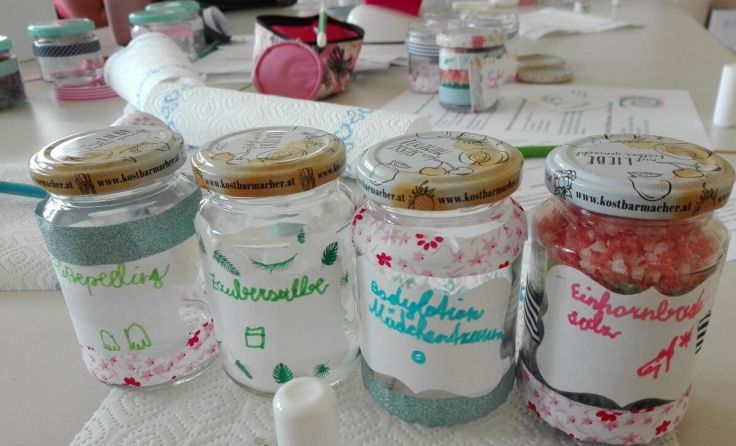 Kinder können an der VHS z. B. Naturkosmetik selbst herstellen. (Foto: VHS Steyr)