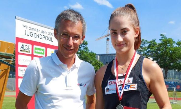 Lisa Gruber mit OÖLV-Präsident Günther Weidlinger (Foto: privat)