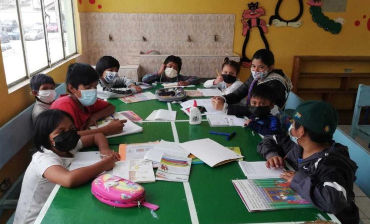 Lernhilfe wegen geschlossener Schulen in Ambato/Ecuador. (Foto: Proyecto Don Bosco)
