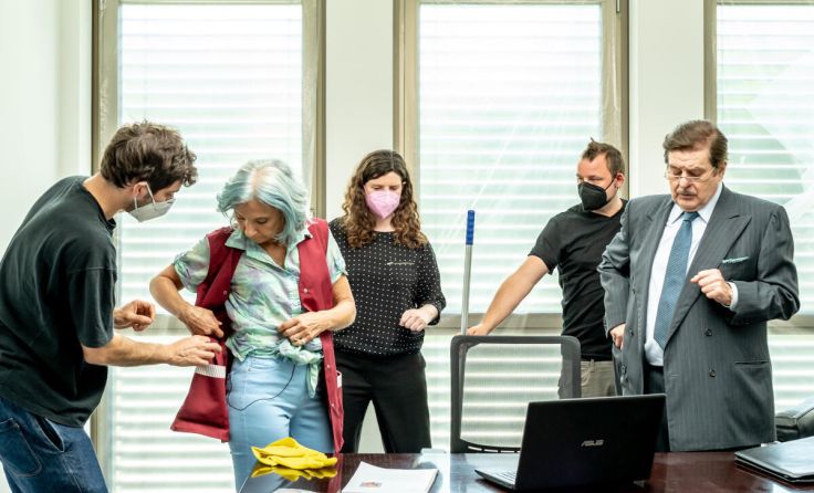Eva Billisich und Erwin Steinhauer beim Dreh zu „Wir sind viele“. (Foto: Julia Ludwig)