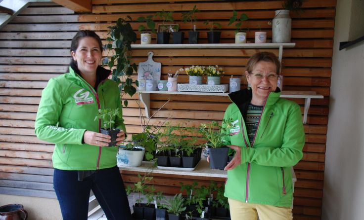 Christine Schönmayr (l.) und Gabriele Feigl von den Garstner Grünen (Foto: Gerlinde Müller)