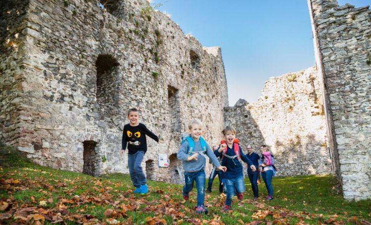Familienerlebnis am Weg zur und auf der Burgruine Losenstein (Foto: Melanie Eichenauer)