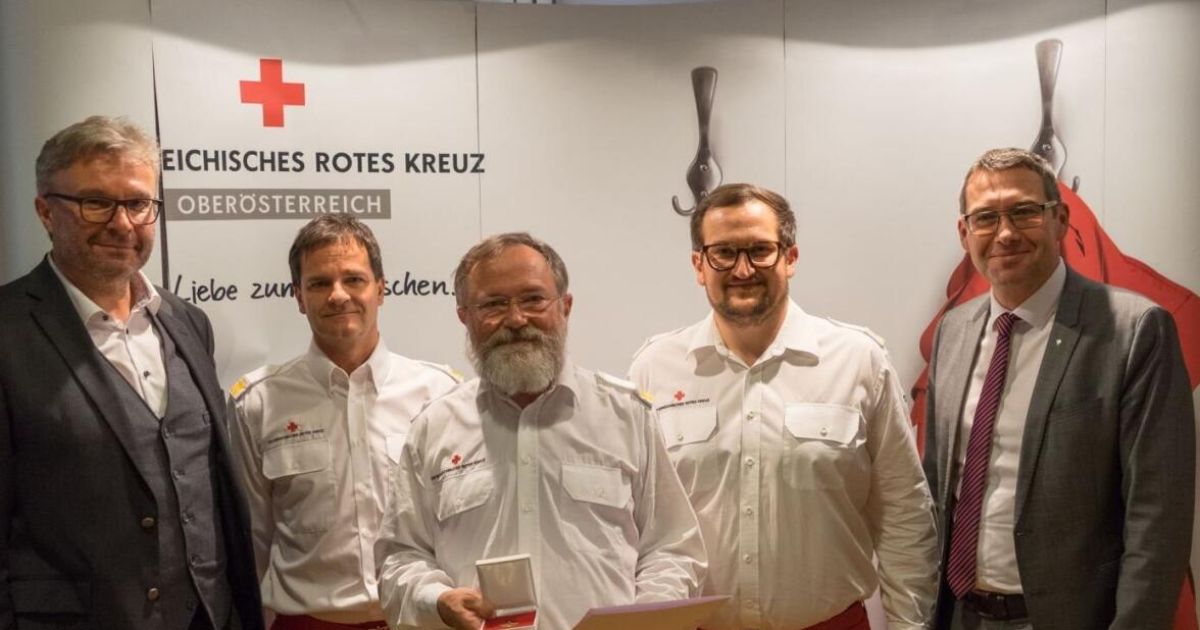 Über vier Jahrzehnte für das Rote Kreuz