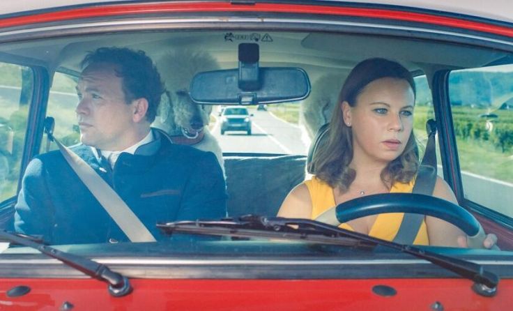 Thomas Stipsits und Katharina Straßer in "Griechenland" (Foto: e & a film / Pitschl, Testor)