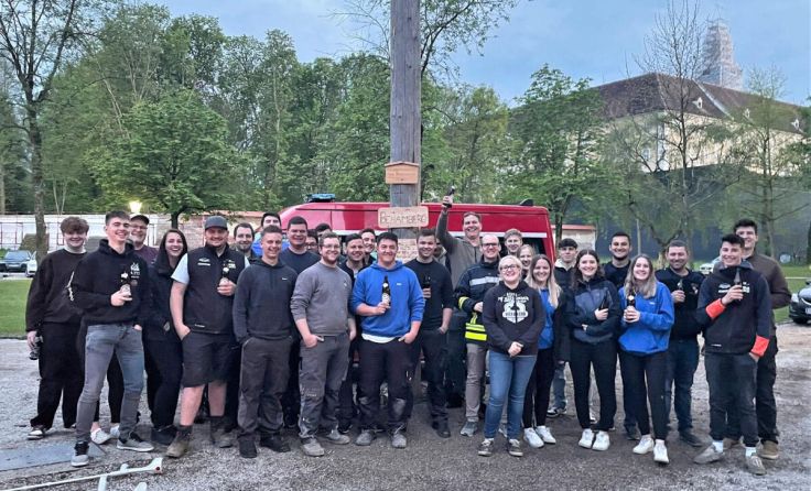 Die Diebe der Landjugend Seitenstetten mit den Bestohlenen von der FF Behamberg (Foto: FF Behamberg)