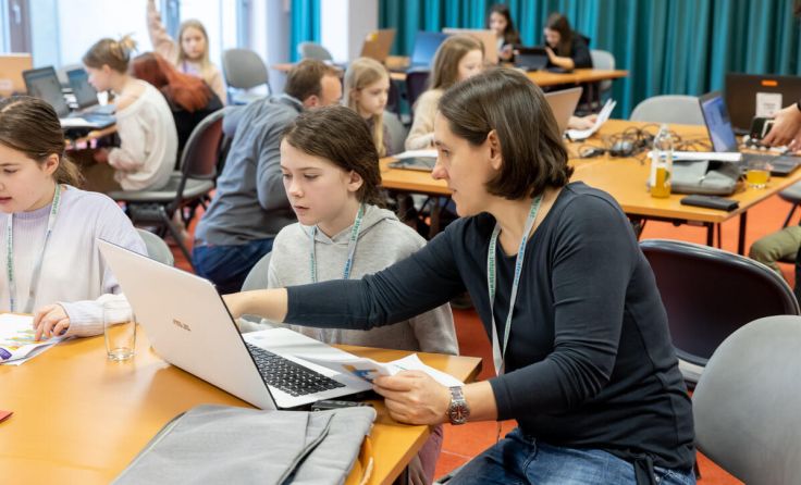 Bei BMD erfahren Mädchen mehr übers Programmieren. (Foto: der BOTAGraph)