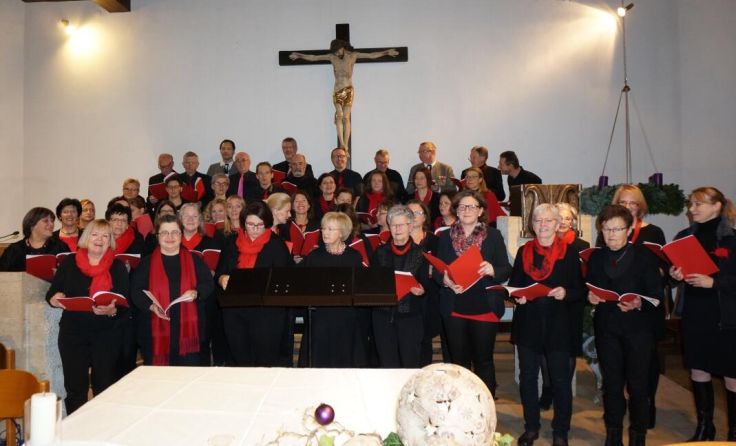 Kirchenchor und Chor Cantare aus Dietach (Foto: privat)
