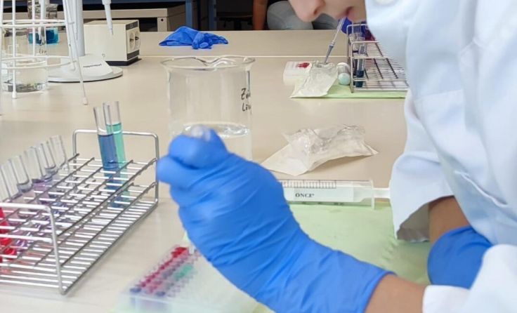 Im Blutlabor der Fachhochschule (Foto: Kinderuni OÖ)