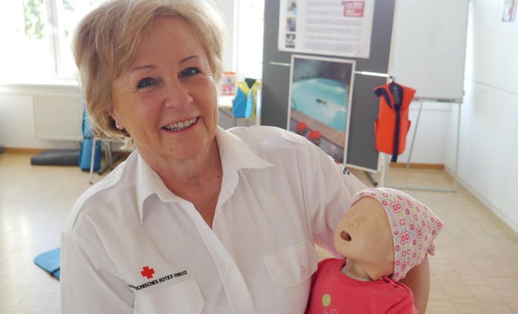 Klaudia Stöckler leitet den Babyfit-Kurs in Steyr. (Foto: OÖRK)