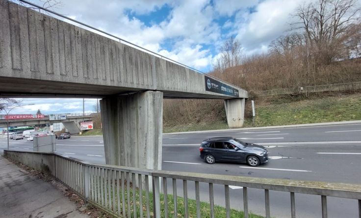 Der Fußgängerübergang über die Doktor-Klotz-Straße wird saniert. (Foto: Magistrat Steyr:)