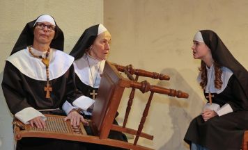 Neuzeuger Laienbühne spielt „Guns ’n’ Nuns“