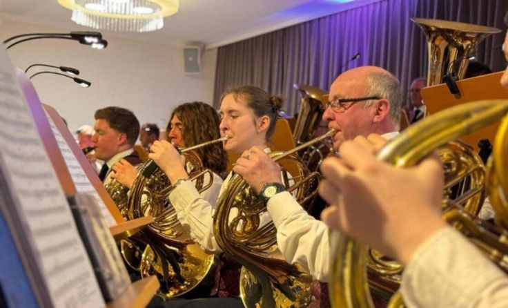 Bläser des Musikvereins Wolfern im ehemaligen Gasthaus Faderl (Foto: MV Wolfern)
