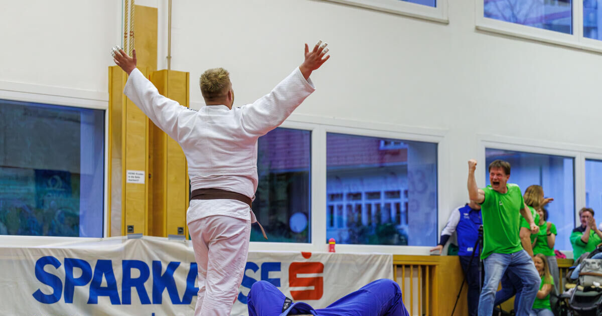 "Reichraming Stuns Gallneukirchen: Dramatic Comeback Win in Landesliga A Showdown"