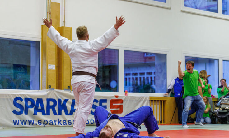 Ligabegegnung: Flo Wiesinger jubelte. (Foto: Oliver Sellner)