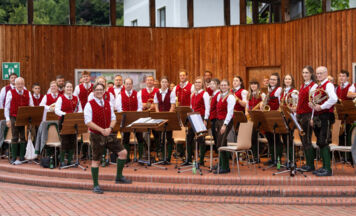 A Sommernåcht in neuer Tråcht“ in Kleinreifling