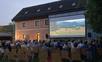 Sommerkino im Pfarrgarten Wartberg