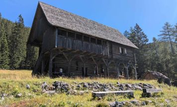 Führungen und Kalligrafie-Ausstellung auf der Bärenriedlau-Hütte