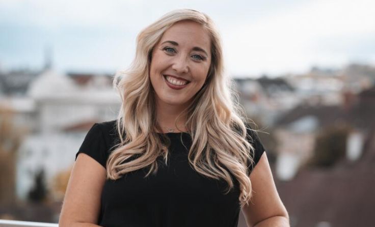 Steyrerin Julia Wolfschütz sprach mit Tips über Chancen und Risiken von KI. (Foto: Wolfschütz KG)