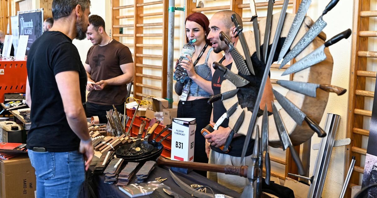 Knife Show brings 180 exhibitors to Steyr's town hall