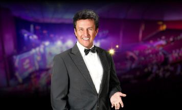 Peter Grimberg singt Peter Alexander in Steyr