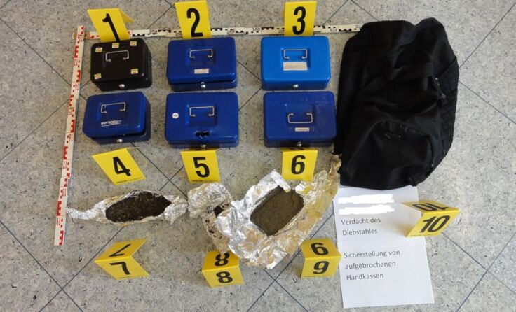Diese sechs Geldkassetten ließ der 24-Jährige mitgehen.