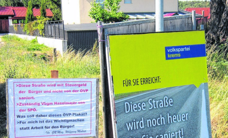 Beim Egelseer Kavernenweg sind derzeit beide Plakate zu sehen. Foto: Mahrer