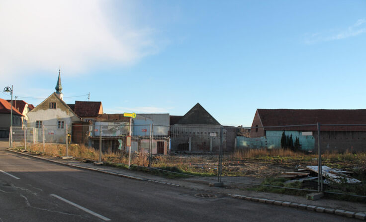 Auf diesem Areal soll das neue Dorfzentrum von Unterbergern entstehen. Foto: Brandt
