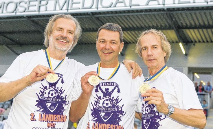 Obmann Franz Lenz (Mitte) hat gut lachen: Sein Kurs wurde mit der Meistermedaille bestätigt.