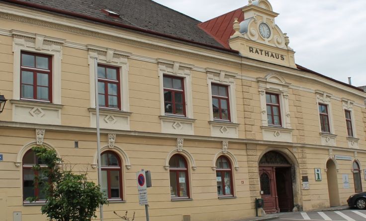 Das Rathausgebäude soll modern und barrierefrei gestaltet werden. Foto: Brandt