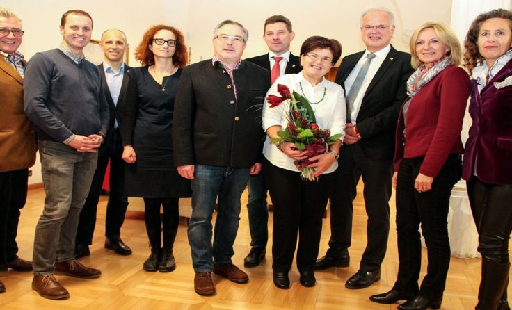 Christine Uferer und Heinrich Redl (Mitte) wurden in den Ruhestand verabschiedet. Foto: Stadt Krems