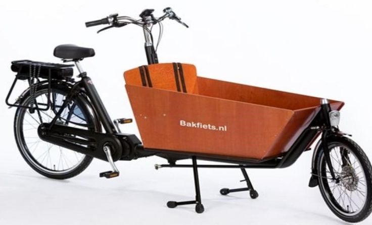 Dieses Rad, ein „Bakfiets Classic Lang Steps" steht zur Verfügung.
