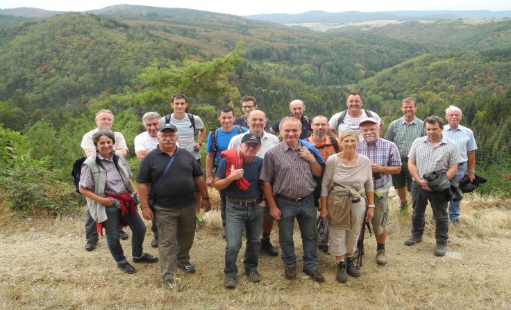 Volker Chytil (hinten, 3. v. r.) führte die Wandergruppe. Foto: Reinhard Geitzenauer