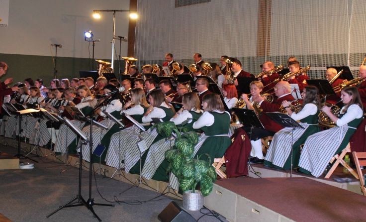 Der Musikverein Gföhl unter der Leitung von Kapellmeister Sepp Weber.