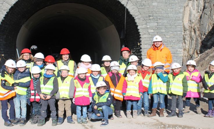 Die Volksschüler erlebten eine spannende Baustellenführung. Foto: VS Dürnstein
