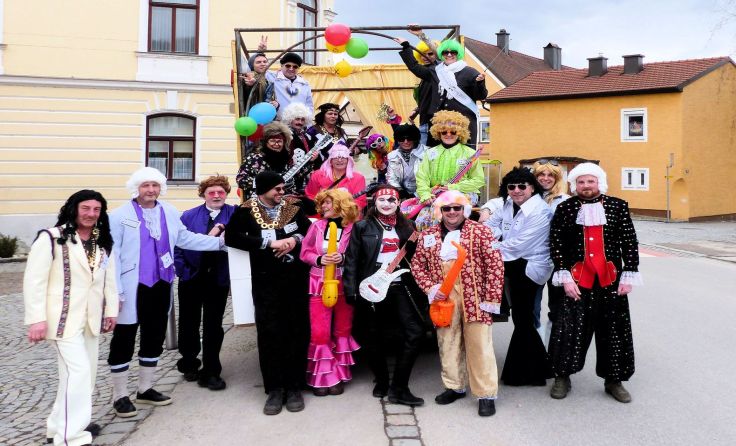 Gruppen und Einzelmasken sind willkommen! Foto: Gemeinde Furth