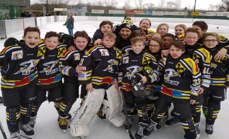 Die U12 freut sich über den Landesmeistertitel. Foto: Michael Mayr
