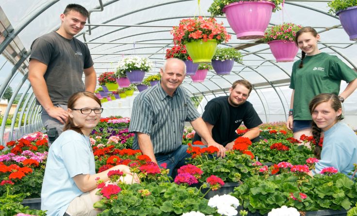 Schüler und Lehrer freuen sich auf zahlreiche Besucher. Foto: Gartenbauschule Langenlois