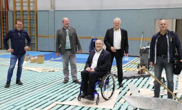 Neuer Boden, neues Dach: Stadt investiert 980.000 Euro in Sporthalle