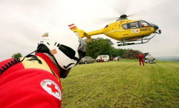 Fallschirmspringerin schwer verletzt