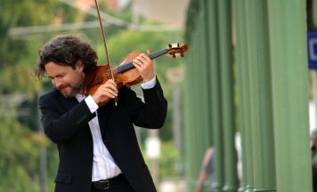 Literatur, Musik und Kulinarik: Weinstadt lockt mit zwei Festivals
