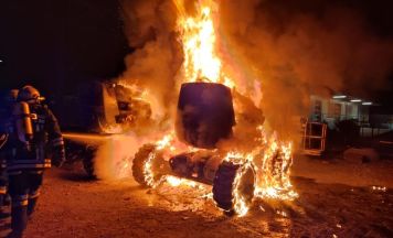 Hebebühnen in Vollbrand