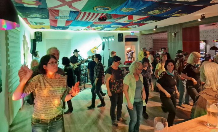 Die Linedancer in Aktion (Foto: Silverspur-Country Club)