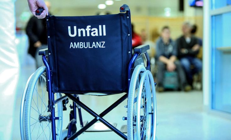 Der Verletzte wurde ins Krankenhaus gebracht. (Foto: Weihbold)