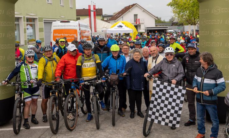 Der Startschuss fiel am Naarner Marktplatz. (Foto: OÖ Seniorenbund)