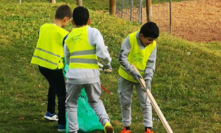 Die jungen Helfer waren mit Feuereifer bei der Sache. (Foto: WiD Schwertberg)